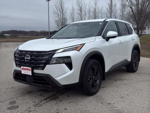 Everest White Pearl Tricoat 2026 Nissan Rogue SV