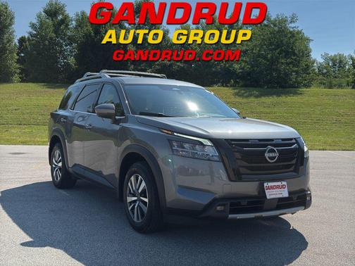 2023 Nissan Pathfinder SL 4WD