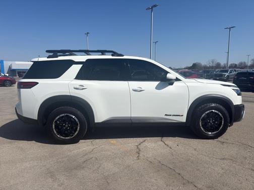 Glacier White 2023 Nissan Pathfinder Rock Creek 4WD
