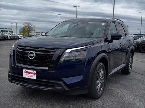 2025 Nissan Pathfinder SV 4WD