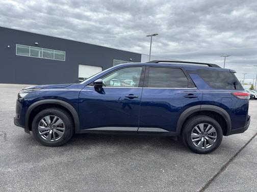 2025 Nissan Pathfinder SV 4WD