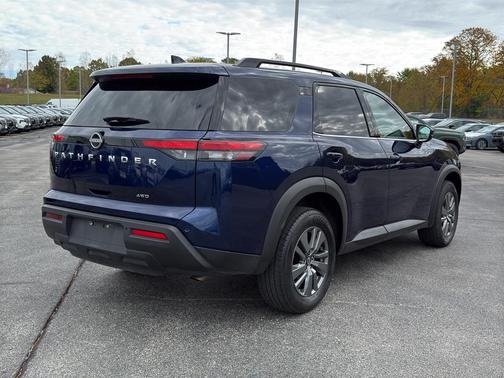 2025 Nissan Pathfinder SV 4WD