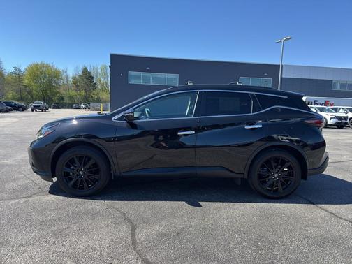 Magnetic Black Pearl 2022 Nissan Murano SV Intelligent AWD