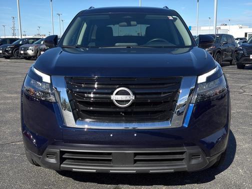 2025 Nissan Pathfinder SV 4WD