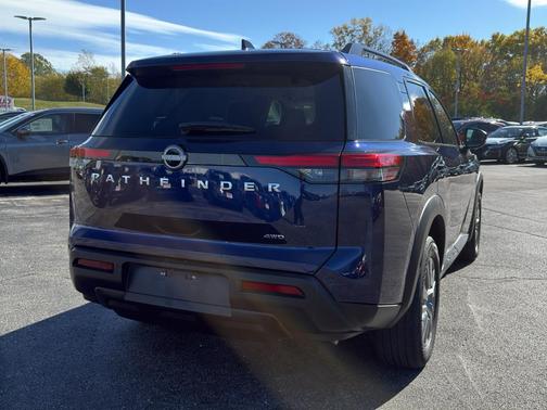 2025 Nissan Pathfinder SV 4WD