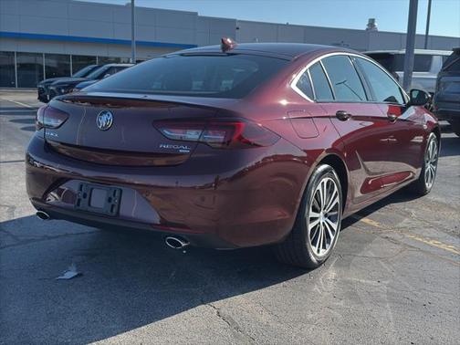 2018 Buick Regal Sportback Essence