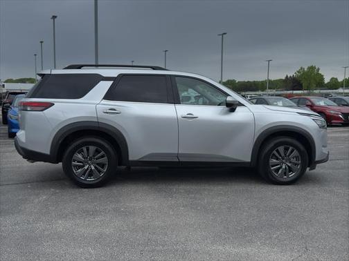 2024 Nissan Pathfinder SV 4WD