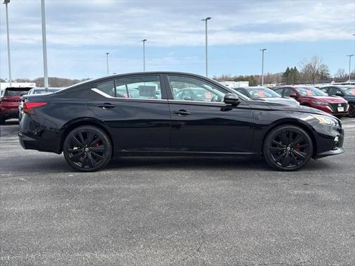 2022 Nissan Altima SR Intelligent AWD