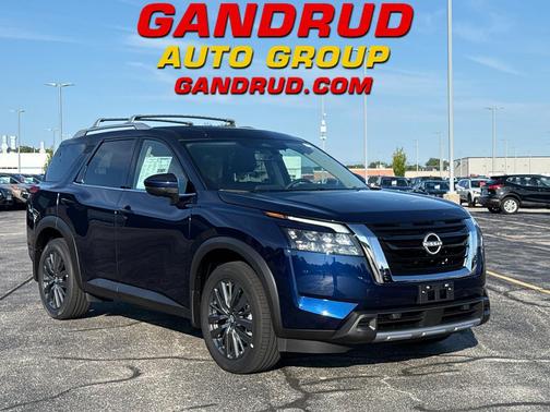 2025 Nissan Pathfinder SL 4WD