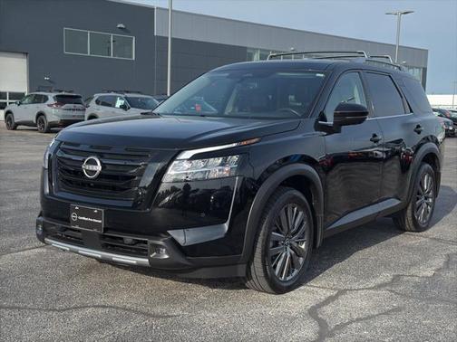 2022 Nissan Pathfinder SL 4WD