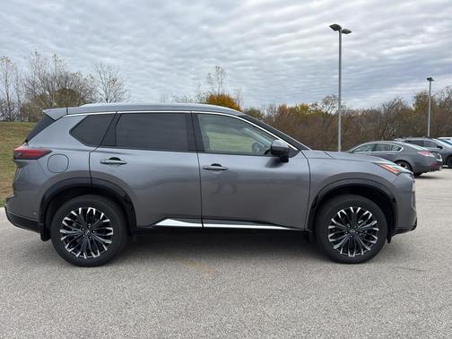 2024 Nissan Rogue Platinum