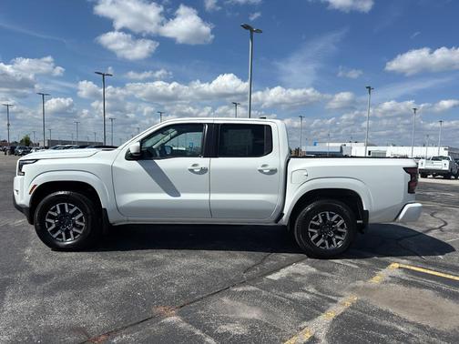 2024 Nissan Frontier SL