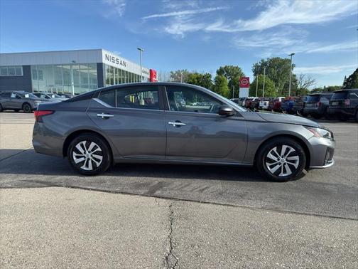 2025 Nissan Altima S FWD