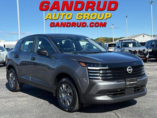 2025 Nissan Kicks S
