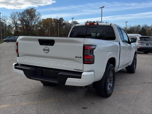 2025 Nissan Frontier SV