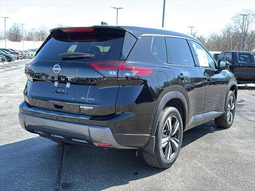 2025 Nissan Rogue SL