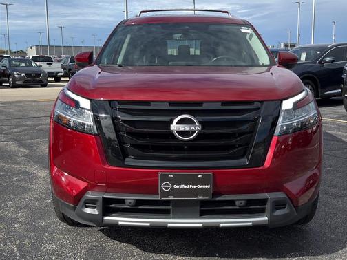 2023 Nissan Pathfinder SL 4WD