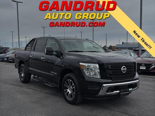 2021 Nissan Titan SV