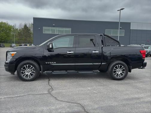 2021 Nissan Titan SV