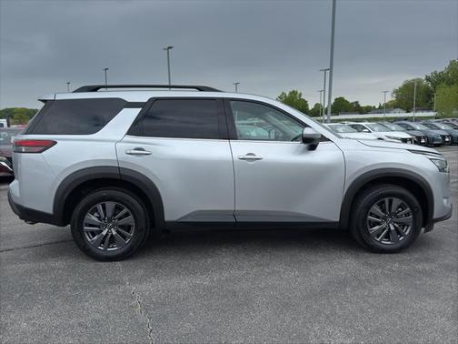2024 Nissan Pathfinder SV 4WD