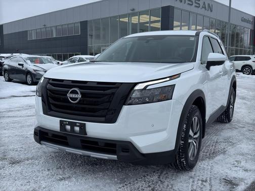 2025 Nissan Pathfinder SL 4WD