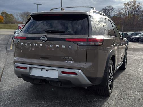 2025 Nissan Pathfinder Platinum 4WD