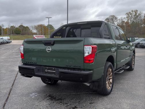 2024 Nissan Titan SV