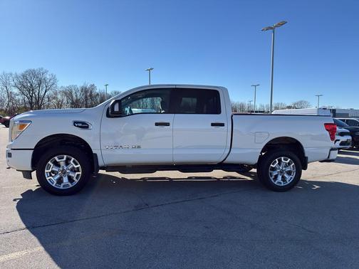 2024 Nissan Titan XD SV