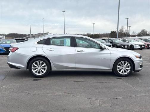 2022 Chevrolet Malibu FWD LT