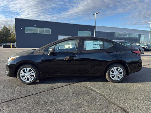 2025 Nissan Versa 1.6 S