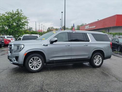 2023 GMC Yukon XL SLT