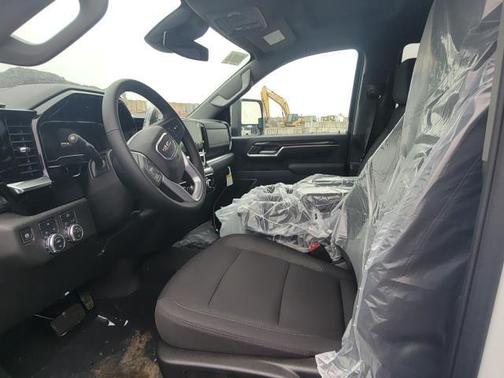 2025 GMC Sierra 2500 SLE