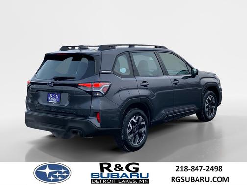 2025 Subaru Forester Base, LOW MILES, Option 01