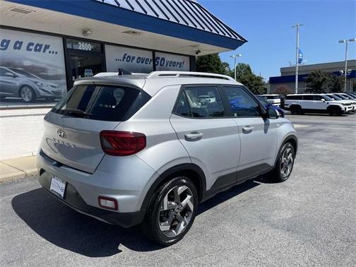 2021 Hyundai VENUE SEL