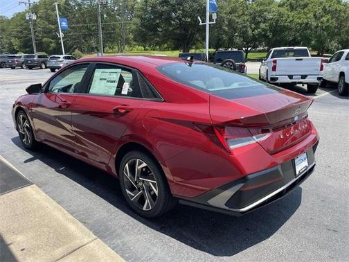2025 Hyundai ELANTRA SEL Convenience