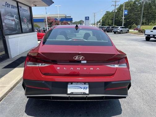 2025 Hyundai ELANTRA SEL Convenience