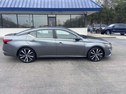 2022 Nissan Altima 2.5 SR