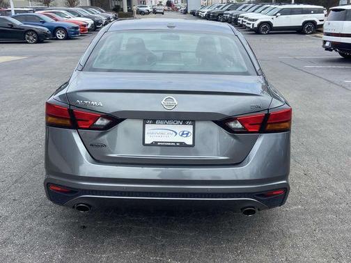 2022 Nissan Altima 2.5 SR