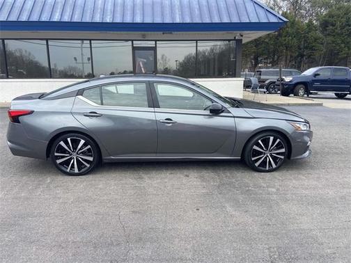 2022 Nissan Altima 2.5 SR