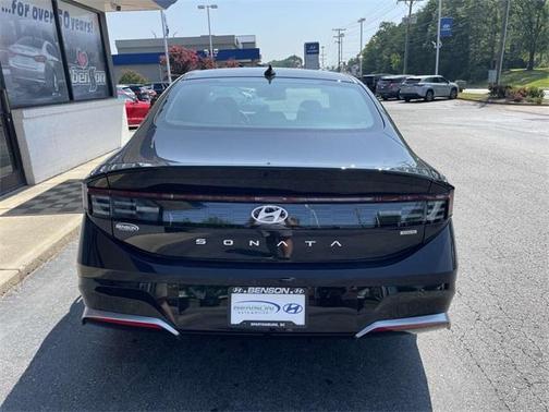 2025 Hyundai SONATA Hybrid SEL