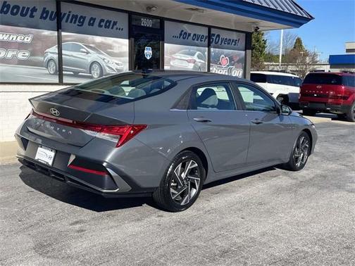 2024 Hyundai ELANTRA SEL