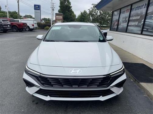 2025 Hyundai ELANTRA SEL Convenience
