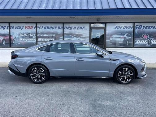2025 Hyundai SONATA SEL