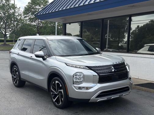 Alloy Silver Metallic 2022 Mitsubishi Outlander SE