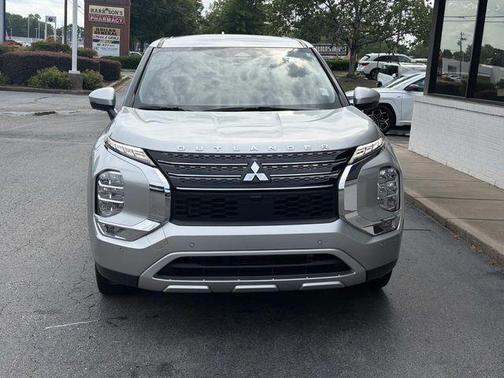 Alloy Silver Metallic 2022 Mitsubishi Outlander SE