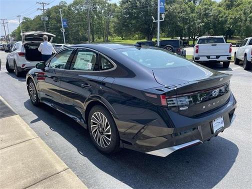 2025 Hyundai SONATA Hybrid SEL