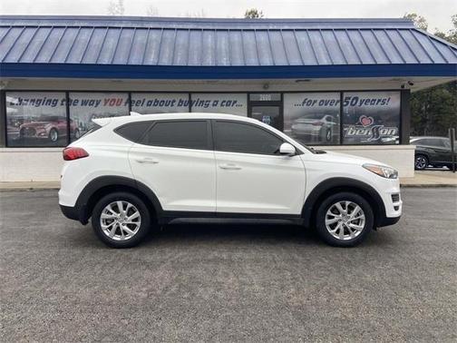 2021 Hyundai TUCSON SE