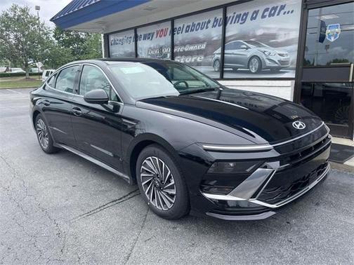 2025 Hyundai SONATA Hybrid SEL