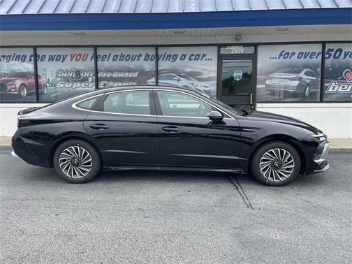 2025 Hyundai SONATA Hybrid SEL