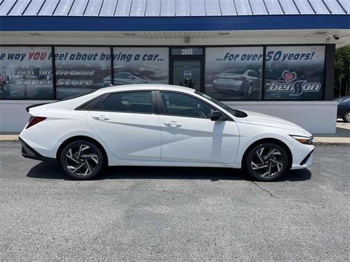 2025 Hyundai ELANTRA SEL Sport